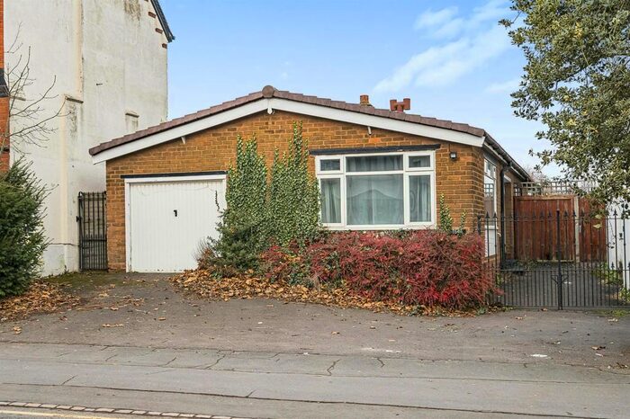 2 Bedroom Detached Bungalow For Sale In Stourbridge Road, Dudley, DY1