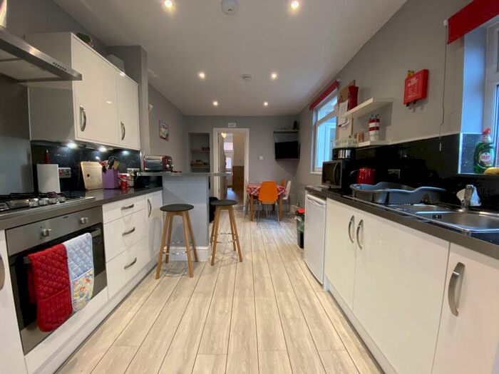 5 Bedroom Terraced House To Rent In Hazeldene Avenue, Cathays, CF24