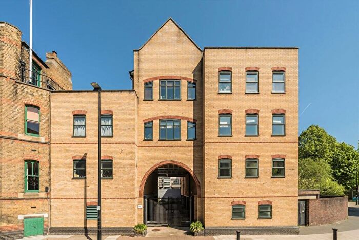 2 Bedroom Flat For Sale In Wapping Lane, Wapping, E1W