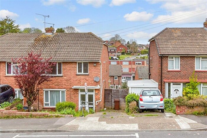 3 Bedroom Semi Detached House For Sale In Hurstwood, Chatham, Kent, ME5