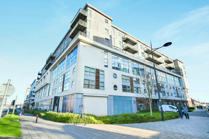 1 Bedroom Apartment To Rent In The Paramount, SN1