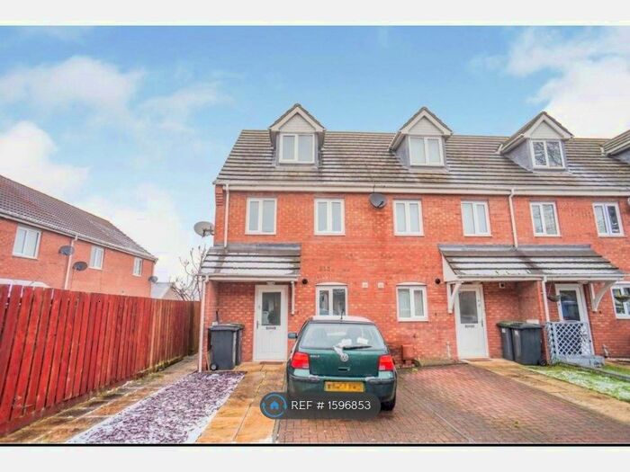 3 Bedroom End Of Terrace House To Rent In Lindum Mews, North Hykeham, Lincoln, LN6