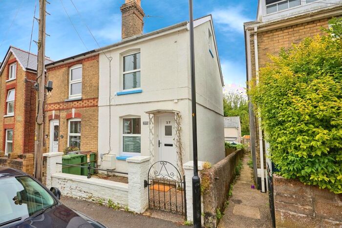 3 Bedroom Semi-Detached House To Rent In Albert Street, Cowes, PO31