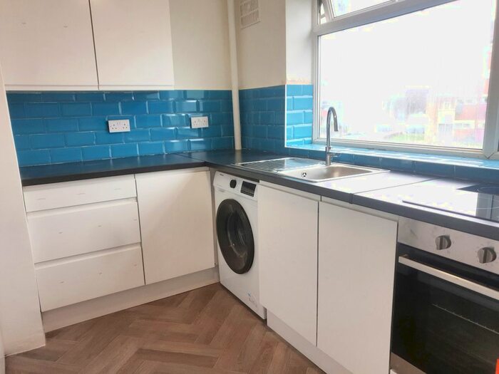 2 Bedroom Flat To Rent In Portland Road, Hayes, UB4