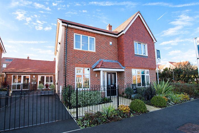 4 Bedroom Detached House For Sale In Skylark Street, TN6