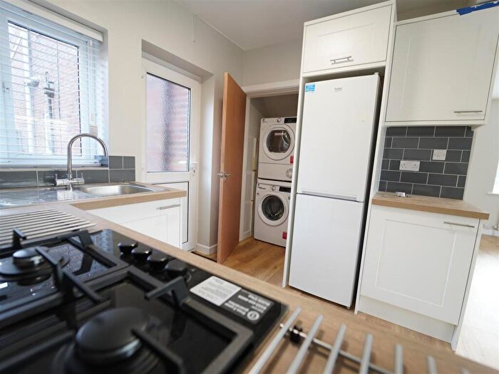 2 Bedroom End Of Terrace House To Rent In Bridge Street, Kenilworth, CV8