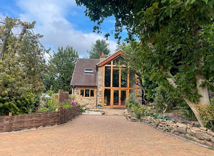 4 Bedroom Detached House For Sale In Top Orchard, Ryhill, WF4