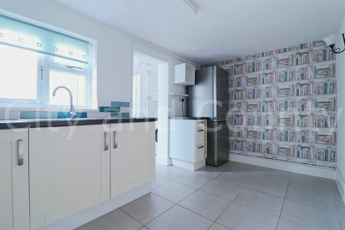 2 Bedroom Cottage To Rent In High Street, Eye, Peterborough PE6