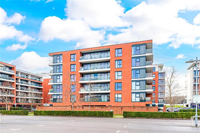 1 Bedroom Apartment For Sale In Hackwood House, Kingman Way, Newbury, Berkshire, RG14