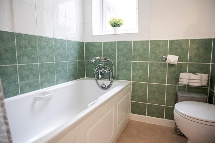 1 Bedroom Flat For Sale In , RG14