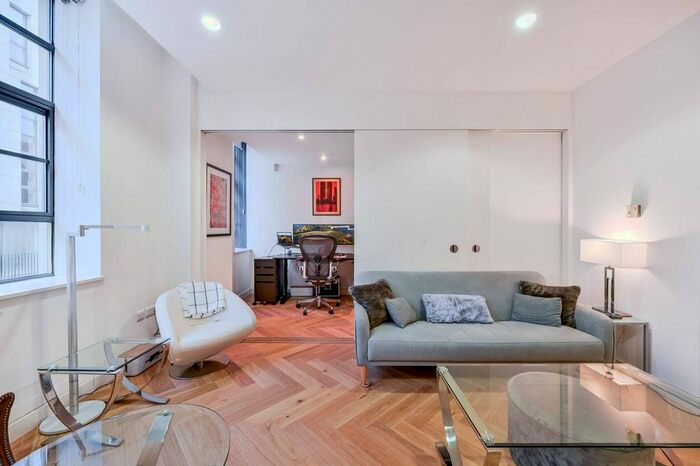 2 Bedroom Flat To Rent In Blandford Street, Marylebone, London, W1U