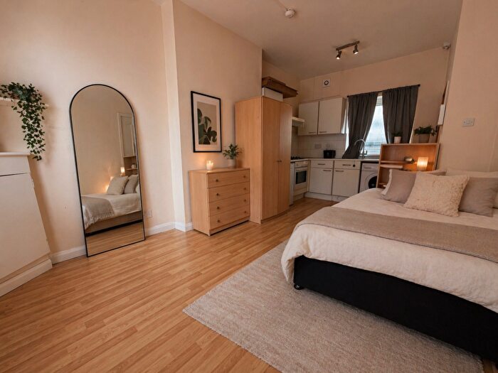 Studio To Rent In Rhymney Terrace, Cathays, CF24