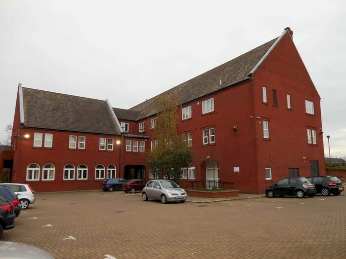 1 Bedroom Flat To Rent In Bishopstone House, Ashburnham Road, MK40