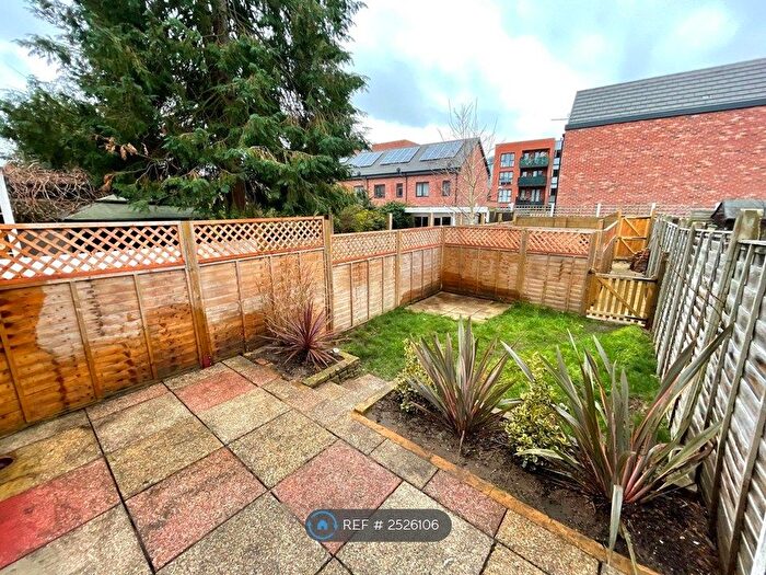 2 Bedroom Flat To Rent In Ground Floor, London, W5