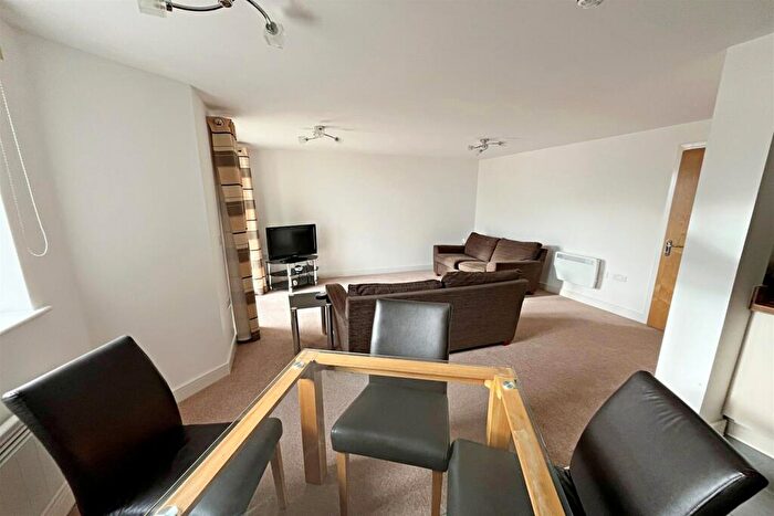 2 Bedroom Flat To Rent In Boscombe Spa, BH5