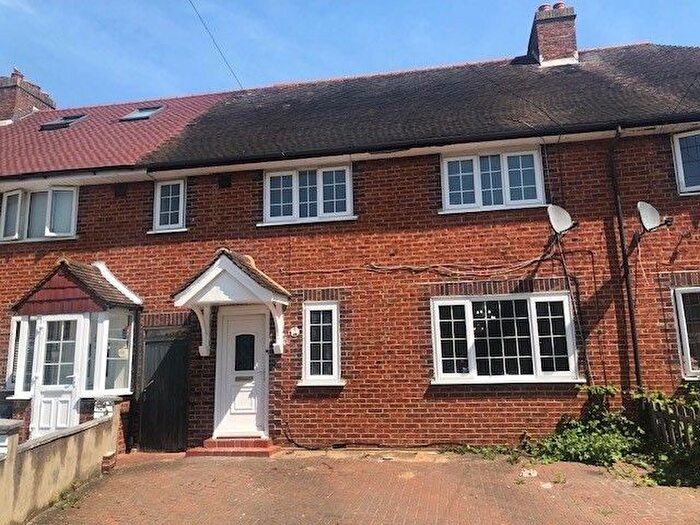 4 Bedroom Terraced House To Rent In Simms Close, Carshalton, SM5
