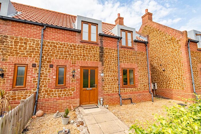 3 Bedroom Semi-Detached House For Sale In School Road, Middleton, PE32