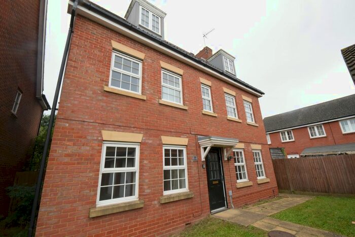 6 Bedroom Terraced House To Rent In The Runway, Hatfield, AL10