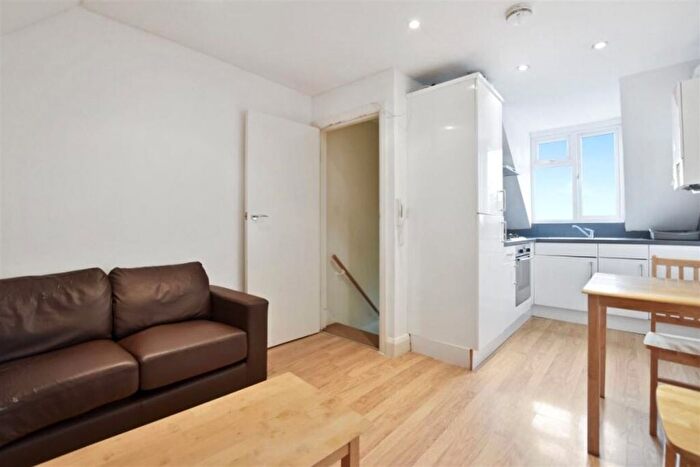 1 Bedroom Flat To Rent In Golders Green Road, Golders Green, NW11