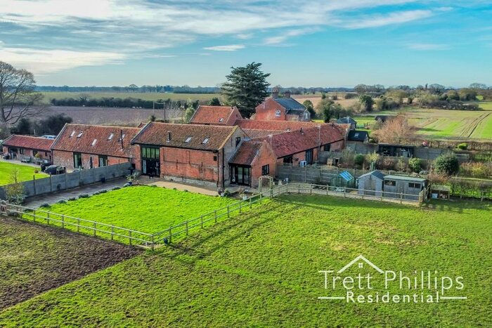 4 Bedroom Barn Conversion For Sale In Brightmere Road, Hickling, Norwich, Norfolk, NR12