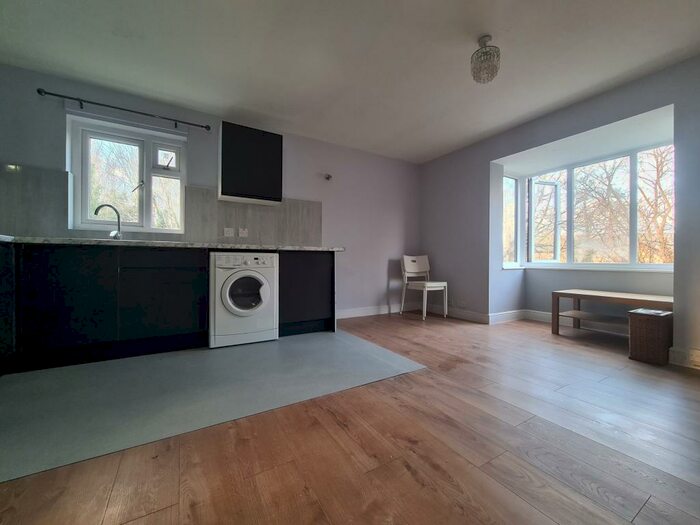 1 Bedroom Flat To Rent In Harp Island Close, London, NW10