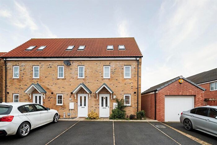 3 Bedroom End Of Terrace House For Sale In Mirabelle Way, Harworth, Doncaster, DN11