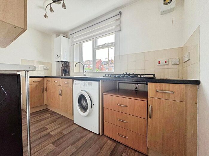2 Bedroom Apartment To Rent In Rotherwood Avenue, Sheffield, South Yorkshire, S13