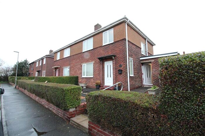 3 Bedroom Semi-Detached House For Sale In Rockwood Hill Estate, Greenside, Ryton, Tyne And Wear, NE40