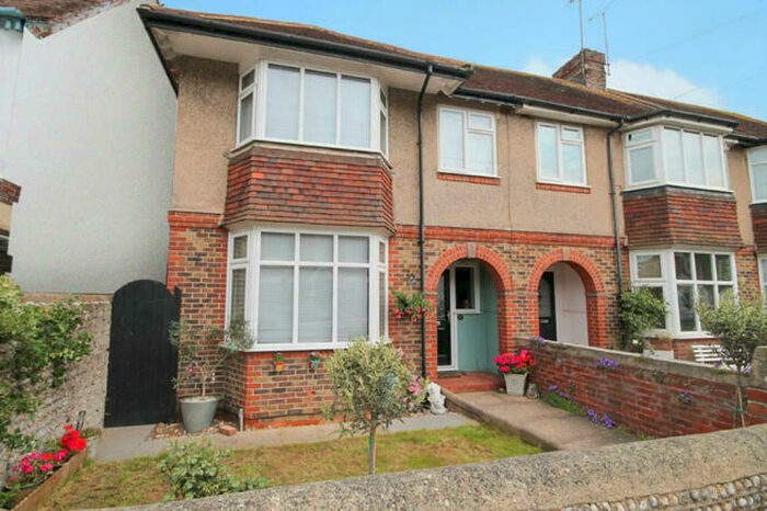 4 Bedroom House To Rent In Madeira Avenue, Worthing, BN11