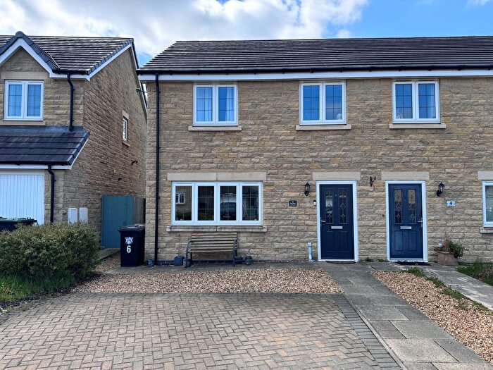 3 Bedroom Semi-Detached House For Sale In Eley Way, Chapel-En-Le-Frith, SK23