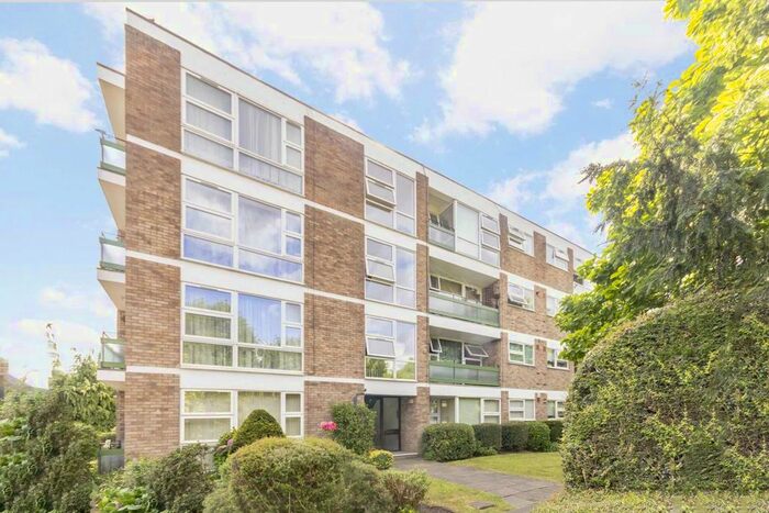 Studio To Rent In Woburn, Clivedon Court, London, W13