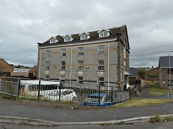 2 Bedroom Flat For Sale In Embankment Road, Llanelli, SA15