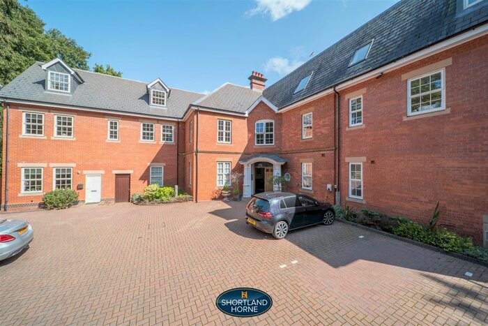 2 Bedroom Flat For Sale In Wainbody House, Stoneleigh Road, Gibbet Hill, Coventry, CV4