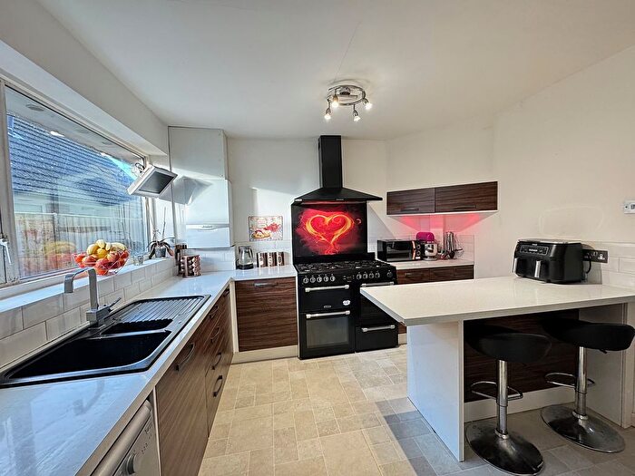 4 Bedroom Detached House For Sale In Glebe Crescent, Kenilworth, CV8