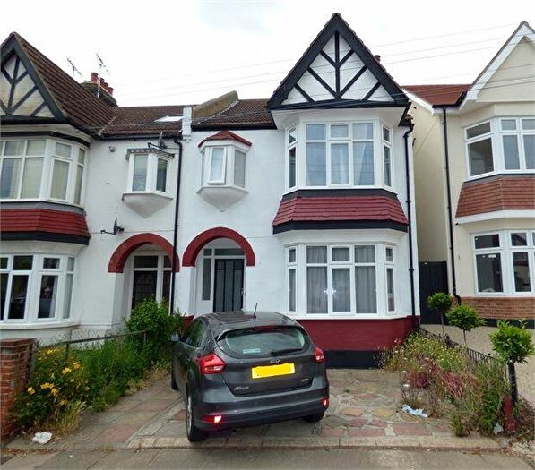 4 Bedroom Semi-Detached House To Rent In Leigh Hall Road, Leigh On Sea, Leigh On Sea, SS9