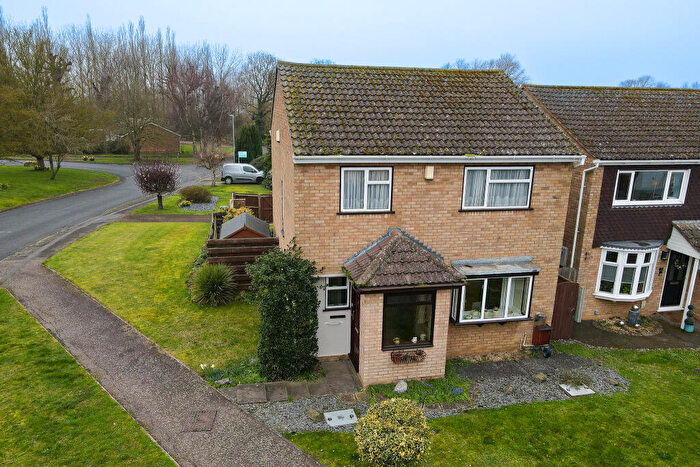 4 Bedroom Detached House For Sale In Lakeside Close, Perry, Huntingdon, Cambridgeshire, PE28