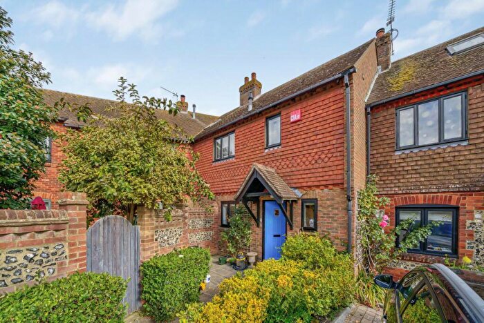2 Bedroom House To Rent In Chandlers Reach, PO20