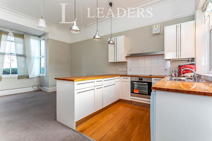 1 Bedroom Flat To Rent In Croydon Road, Reigate, RH2