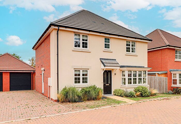 4 Bedroom Detached House For Sale In Cane Drive, Bricket Wood, AL2