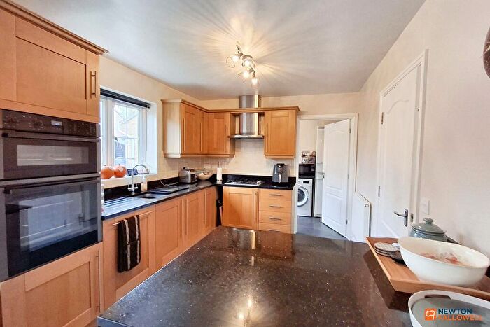 5 Bedroom Detached House For Sale In Hansel Close, Peterborough, PE2
