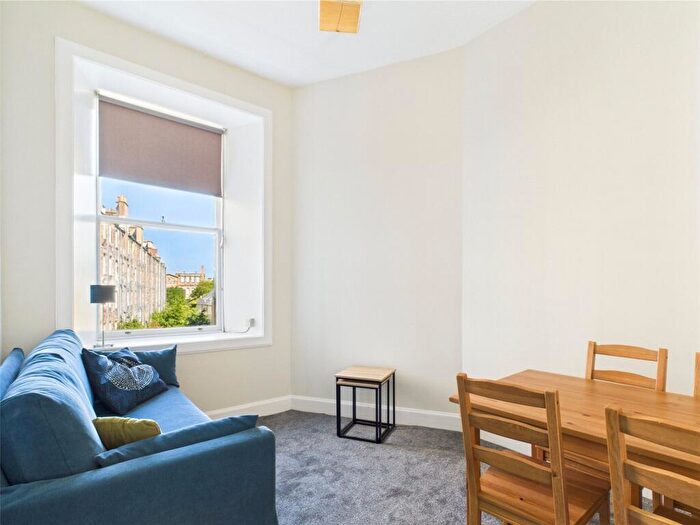 4 Bedroom Apartment To Rent In Broughton Street, Broughton, Edinburgh, EH1