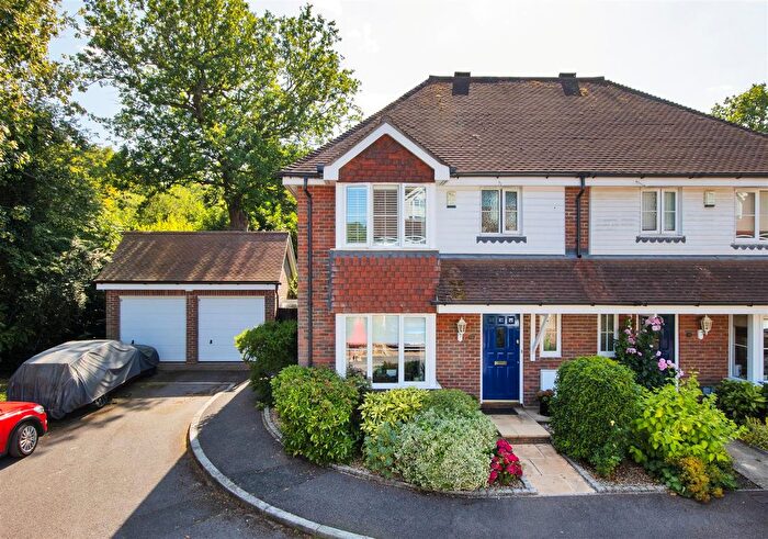 3 Bedroom Semi Detached House For Sale In Hunter Seal, Leigh, Tonbridge, TN11