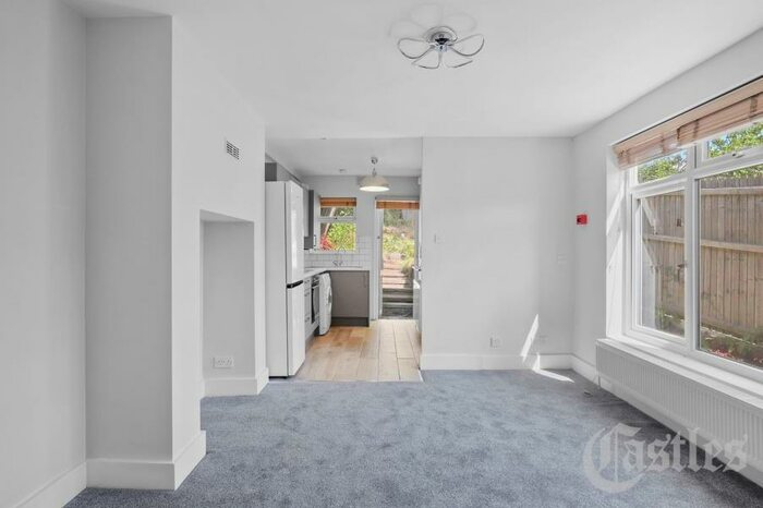 1 Bedroom Flat To Rent In Quernmore Road, Haringey, N4