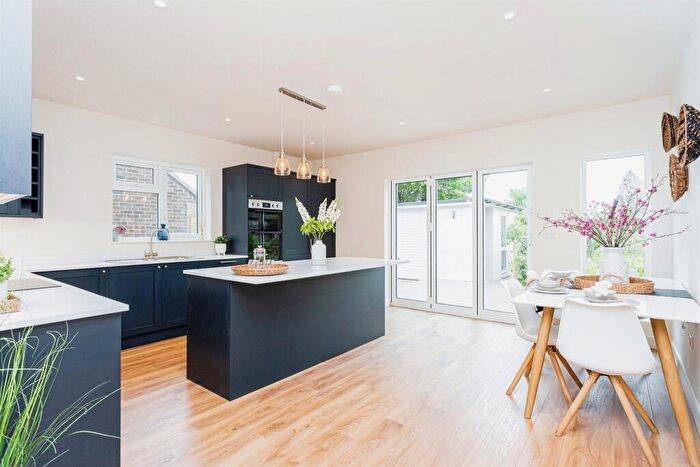 4 Bedroom Chalet For Sale In Orchard Way, Hurstpierpoint, Hassocks, BN6