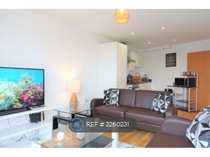 2 Bedroom Flat To Rent In Victoria Road, Surbiton, KT6