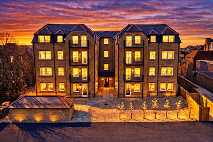 2 Bedroom Flat For Sale In Weymouth, DT4