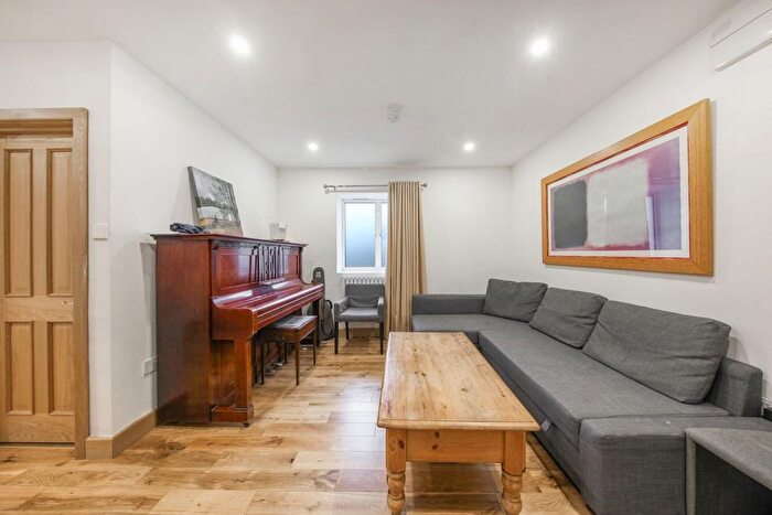 2 Bedroom Flat To Rent In Warner House, Abercorn Place, NW8