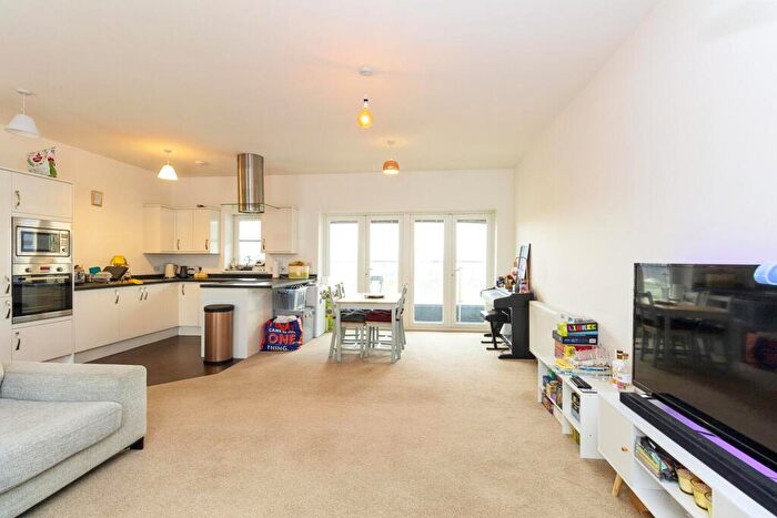 4 Bedroom Flat To Rent In Warwick Avenue, Broughton, Milton Keynes, MK10