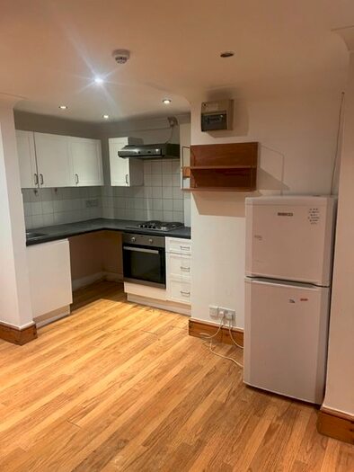 2 Bedroom Flat To Rent In Caledonian Road, London, N1