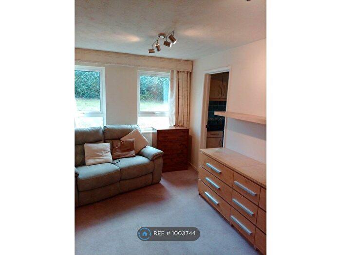 Studio To Rent In Torrin Drive, Shrewsbury, SY3